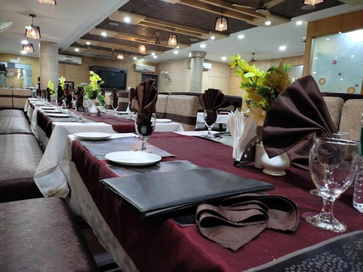 Hotel Vinayak Palace Bilāspur Esterno foto