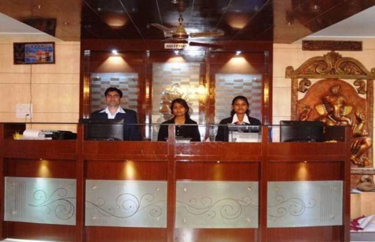 Hotel Vinayak Palace Bilāspur Esterno foto