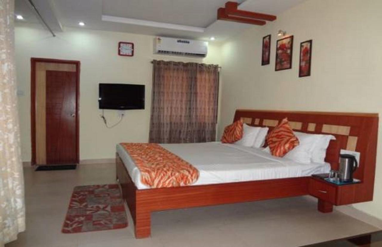 Hotel Vinayak Palace Bilāspur Esterno foto