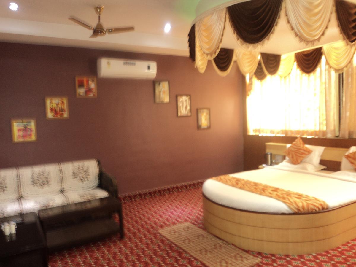 Hotel Vinayak Palace Bilāspur Esterno foto