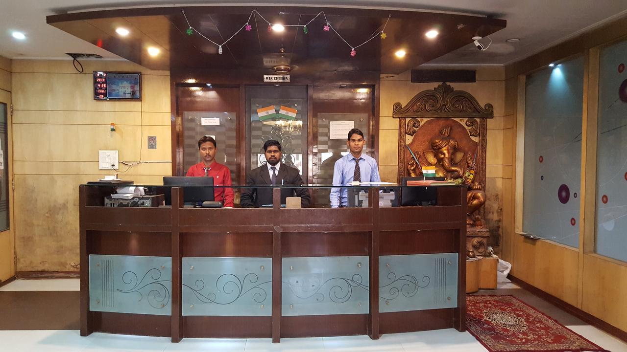 Hotel Vinayak Palace Bilāspur Esterno foto