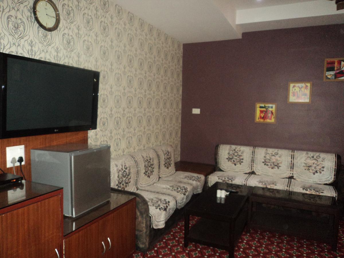 Hotel Vinayak Palace Bilāspur Esterno foto