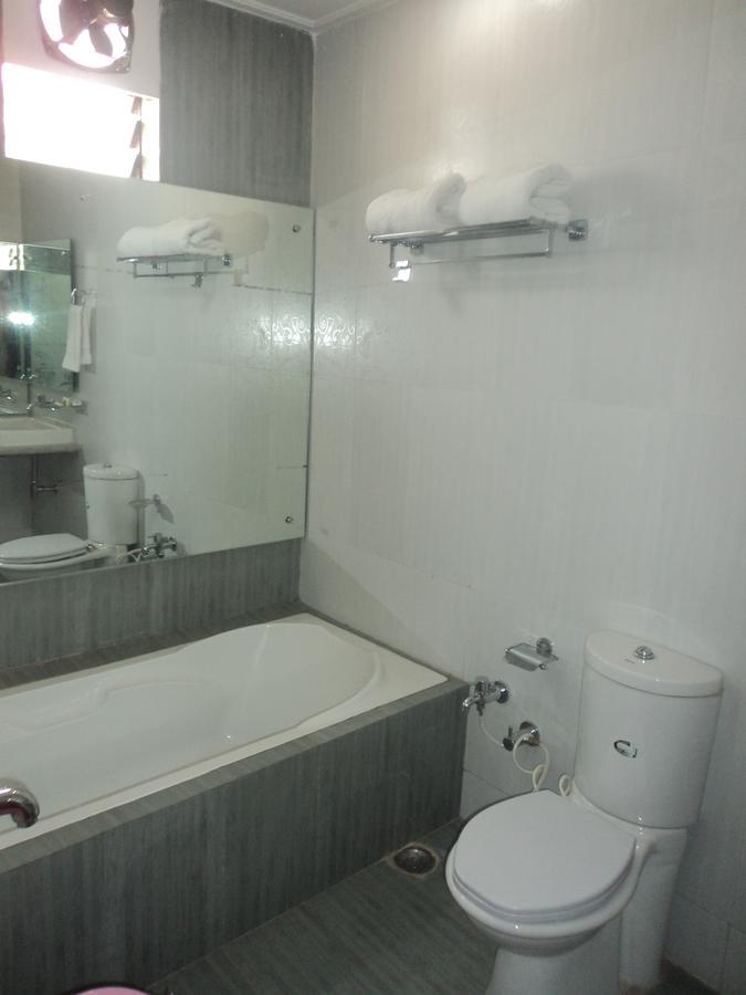 Hotel Vinayak Palace Bilāspur Esterno foto