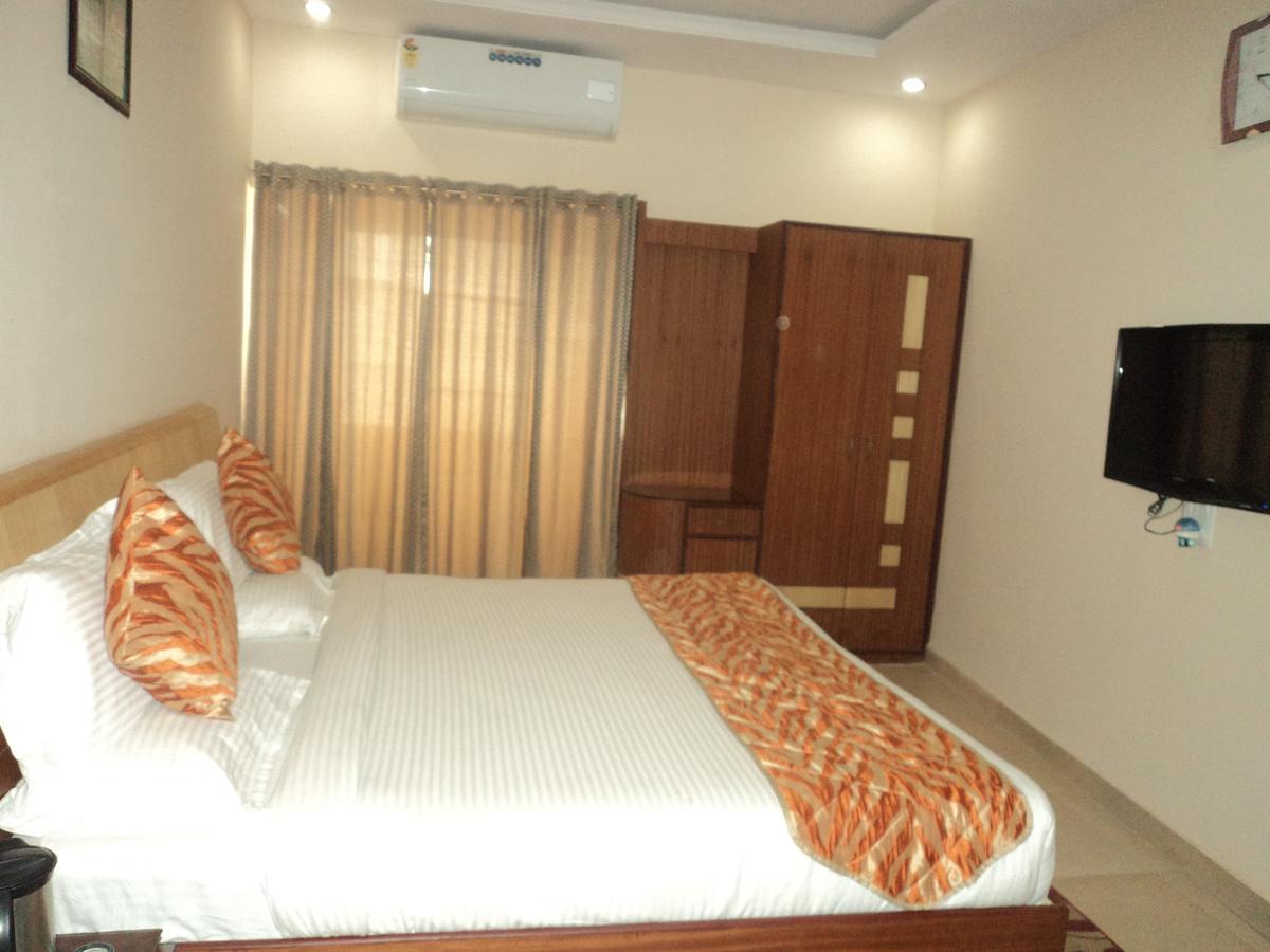 Hotel Vinayak Palace Bilāspur Esterno foto