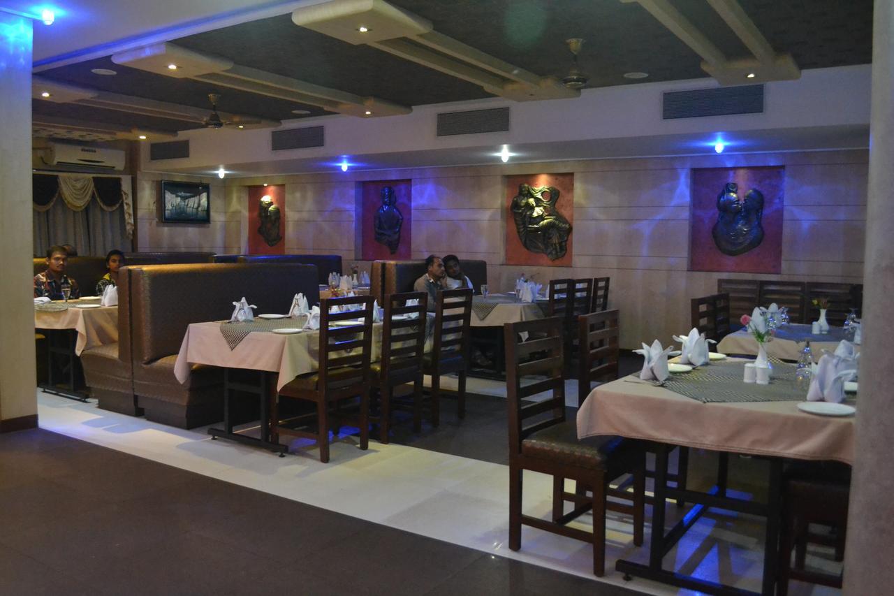 Hotel Vinayak Palace Bilāspur Esterno foto
